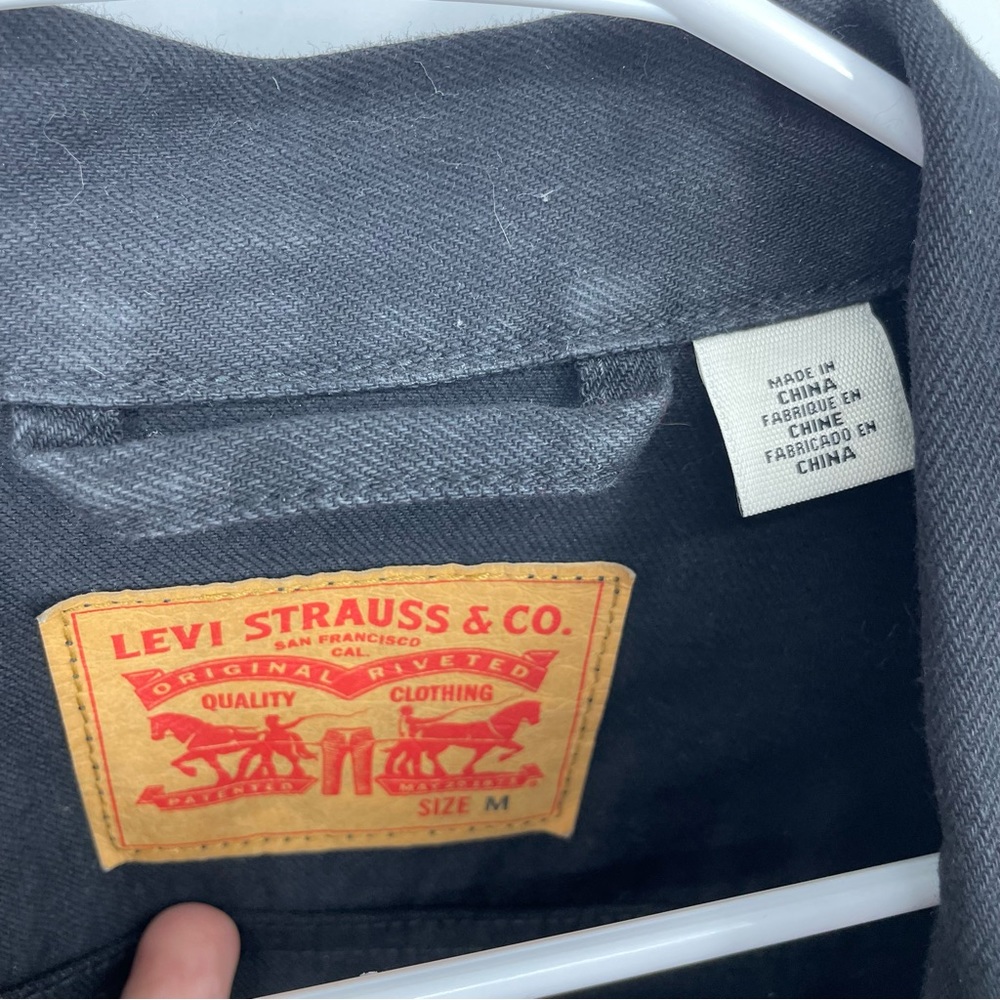 Levi's trucker jacket preacher co. designs logo on the front and back black Sz M - Picture 5 of 10